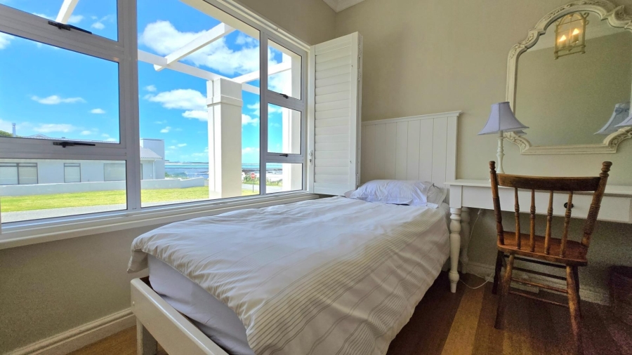 6 Bedroom Property for Sale in Franskraal Western Cape